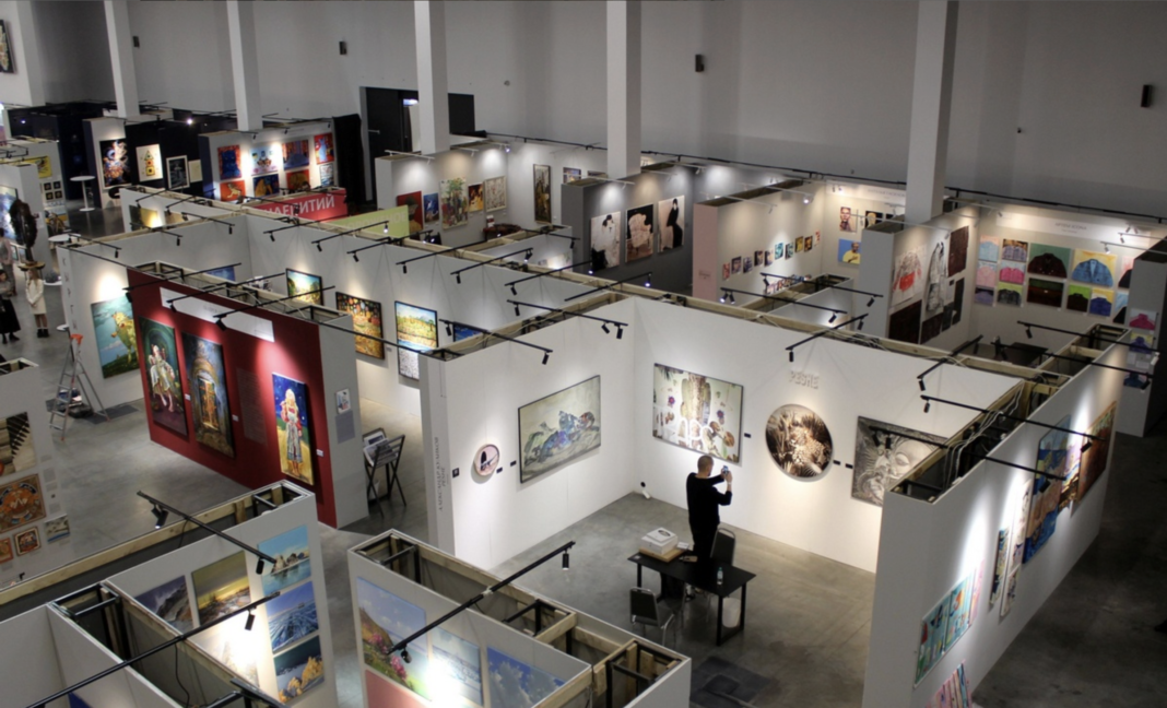 Выставка АРТМИР